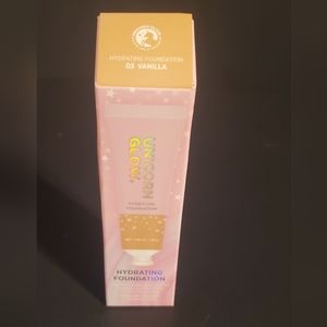 **3PACK** Unicorn Glow Hydrating Foundation- #03 Vanilla